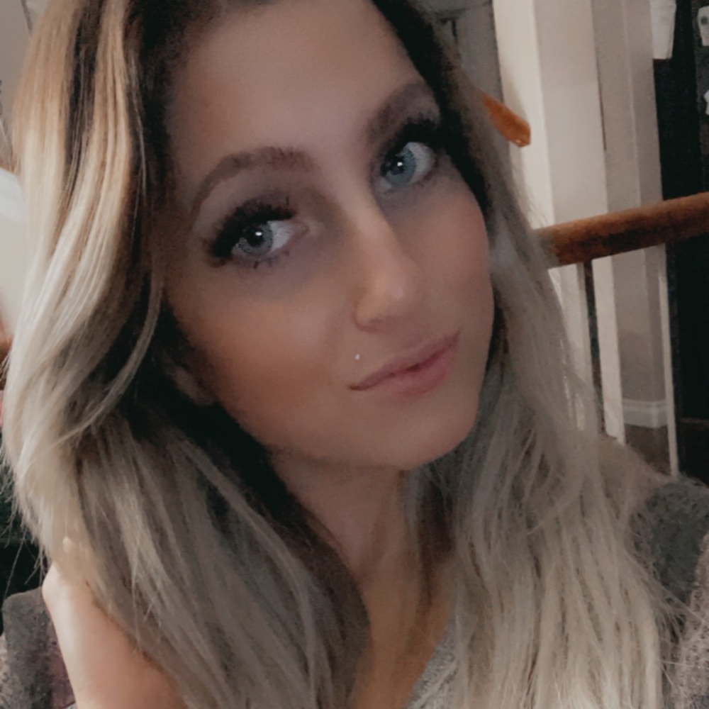 Meet your Posher, Kayla